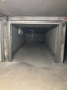 Garage / box en Location à Lyon