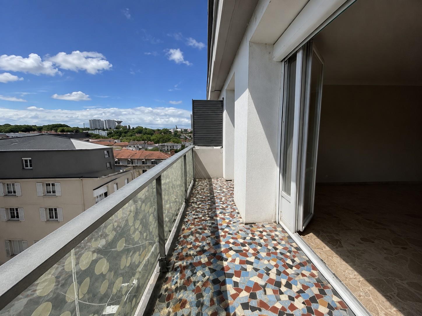 appartement 3 pièces - VENISSIEUX
