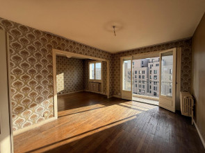 Appartement à rénover en Vente à Lyon / 3 pièces 77m2