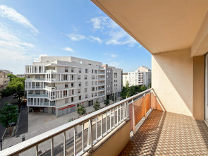 Appartement à rénover en Vente à Villeurbanne / 2 pièces 67m2