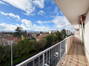 Appartement à rénover en Vente à Lyon / 3 pièces 68m2